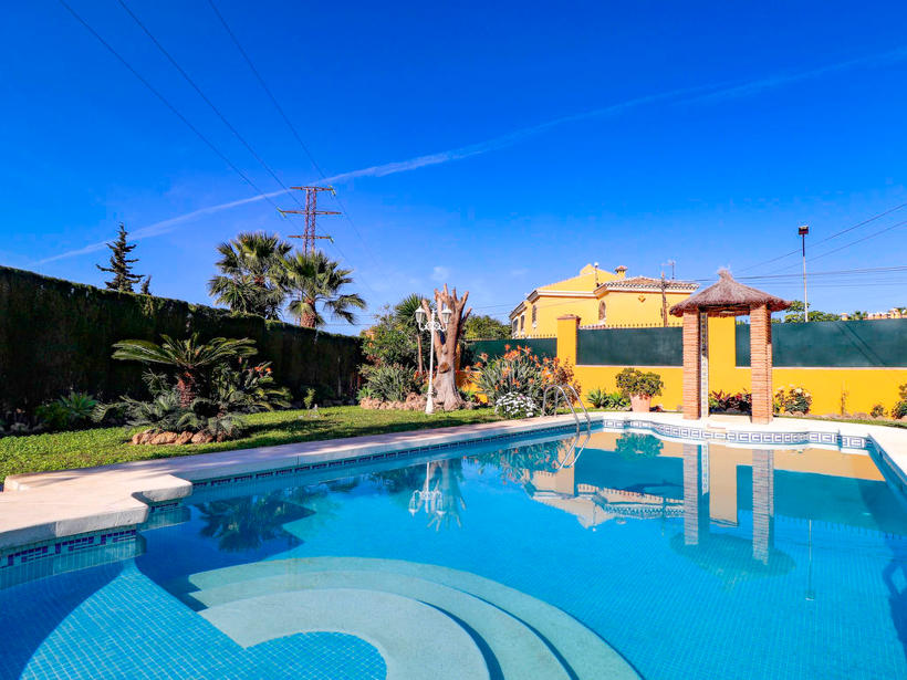 Maison de vacances "Acacias" avec piscine privée à 750 m de la mer à Rinçon de la Victoria Costa del Sol Espagne